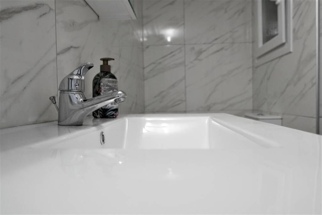 Athens Central 3Bd Apartment Next To Metro Luxury Atenas Exterior foto
