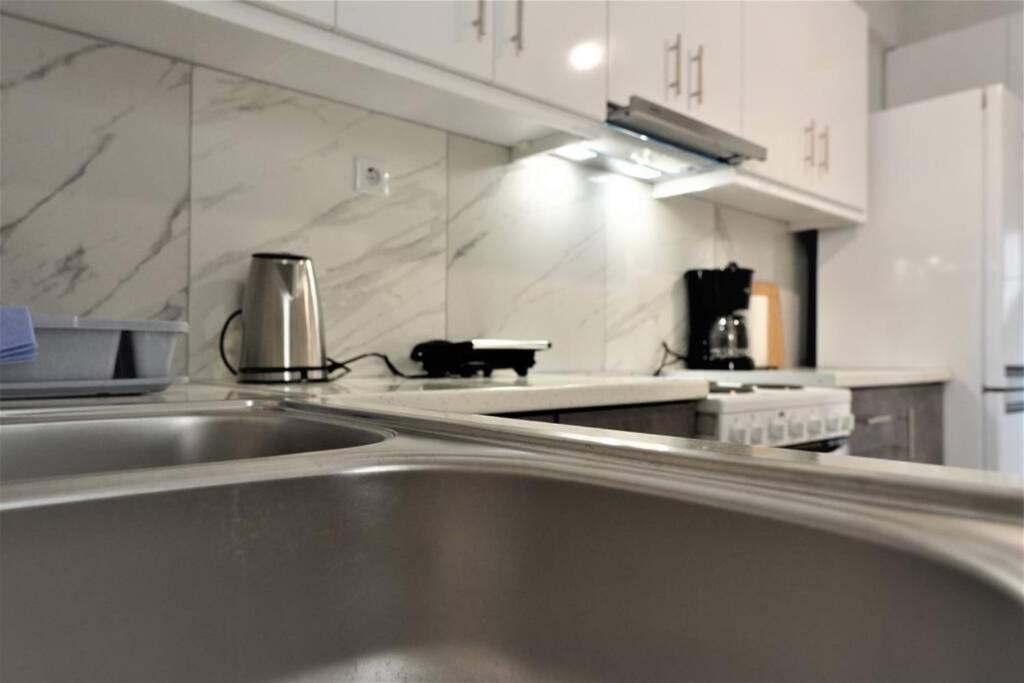 Athens Central 3Bd Apartment Next To Metro Luxury Atenas Exterior foto